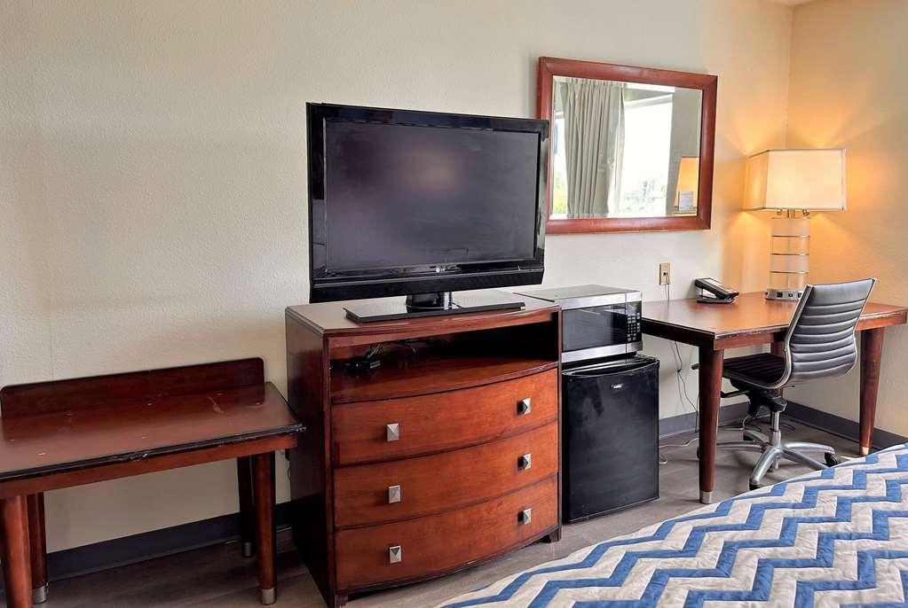 Travelodge By Wyndham Fort Wayne North Room photo